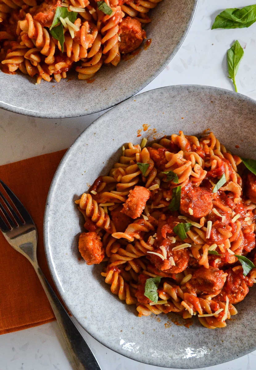 Spicy tomato pasta with vegan sausage - aveggiefeast