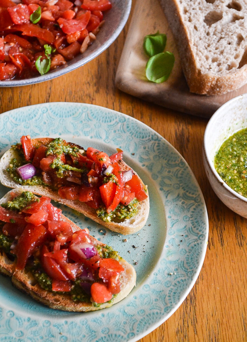 Vegan pesto and tomato bruschetta